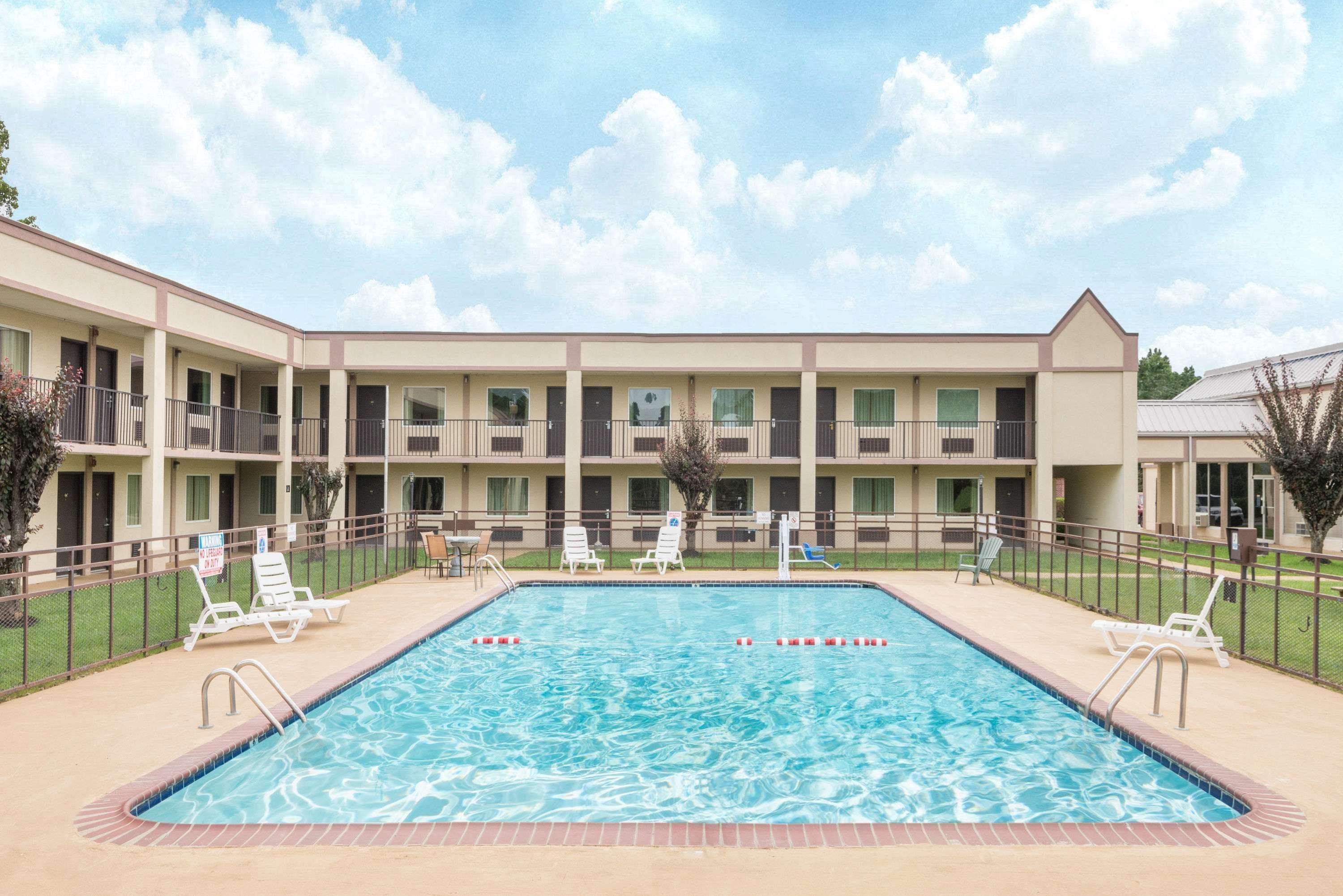 Motel Super 8 By Wyndham Williamsburg Exterior foto